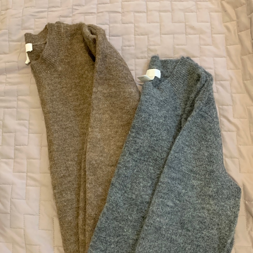 Pair of H&M Cozy Sweaters 🍂